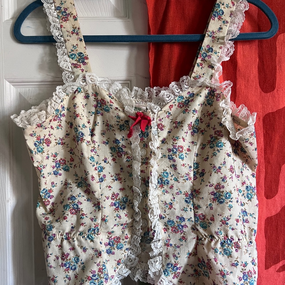 Casey’s of California Floral Lace Trim Crop Top